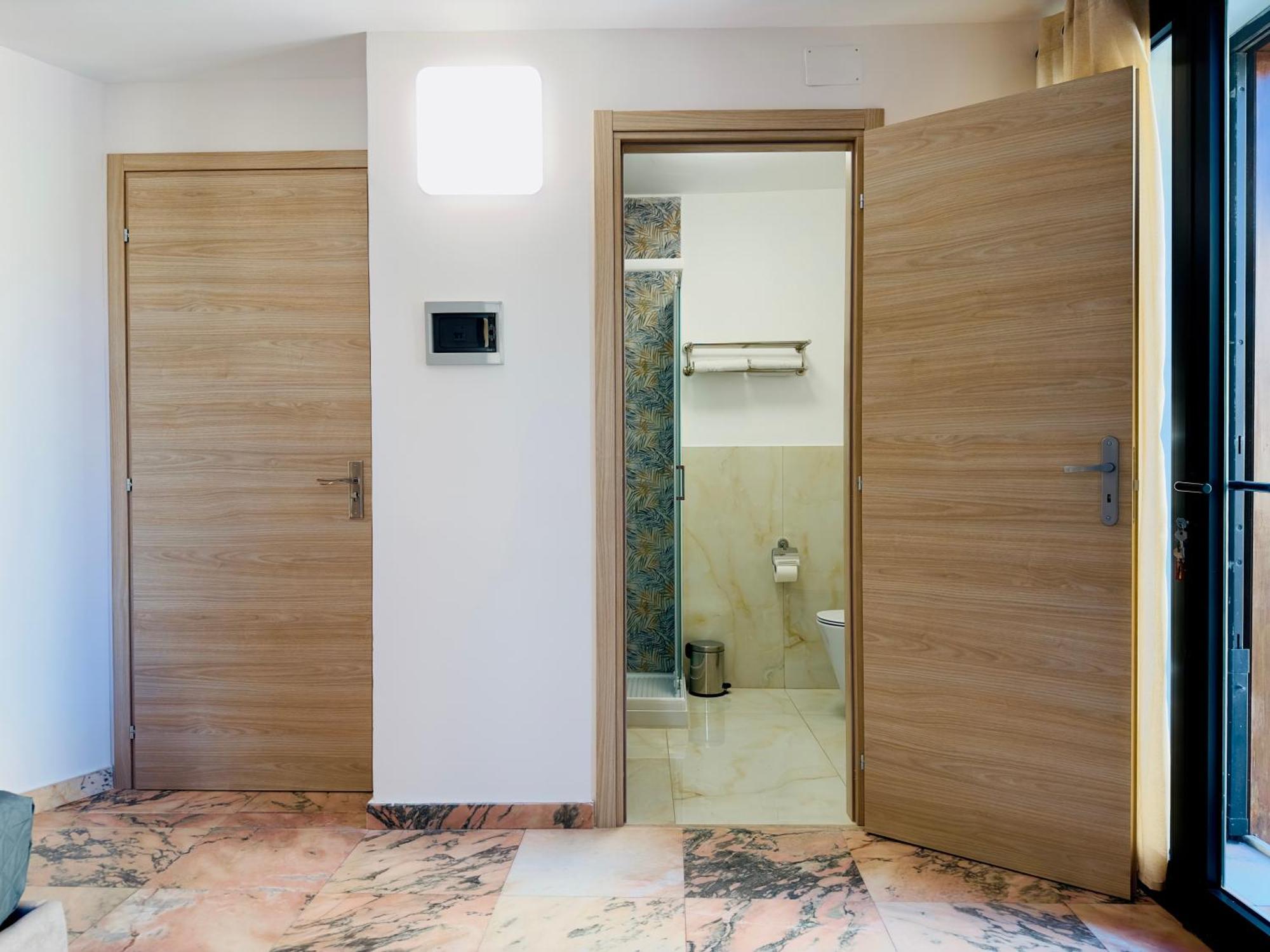 Unique Rooms In Centro Citta Bagno Privato E Climatizzatore Ragusa Exterior photo
